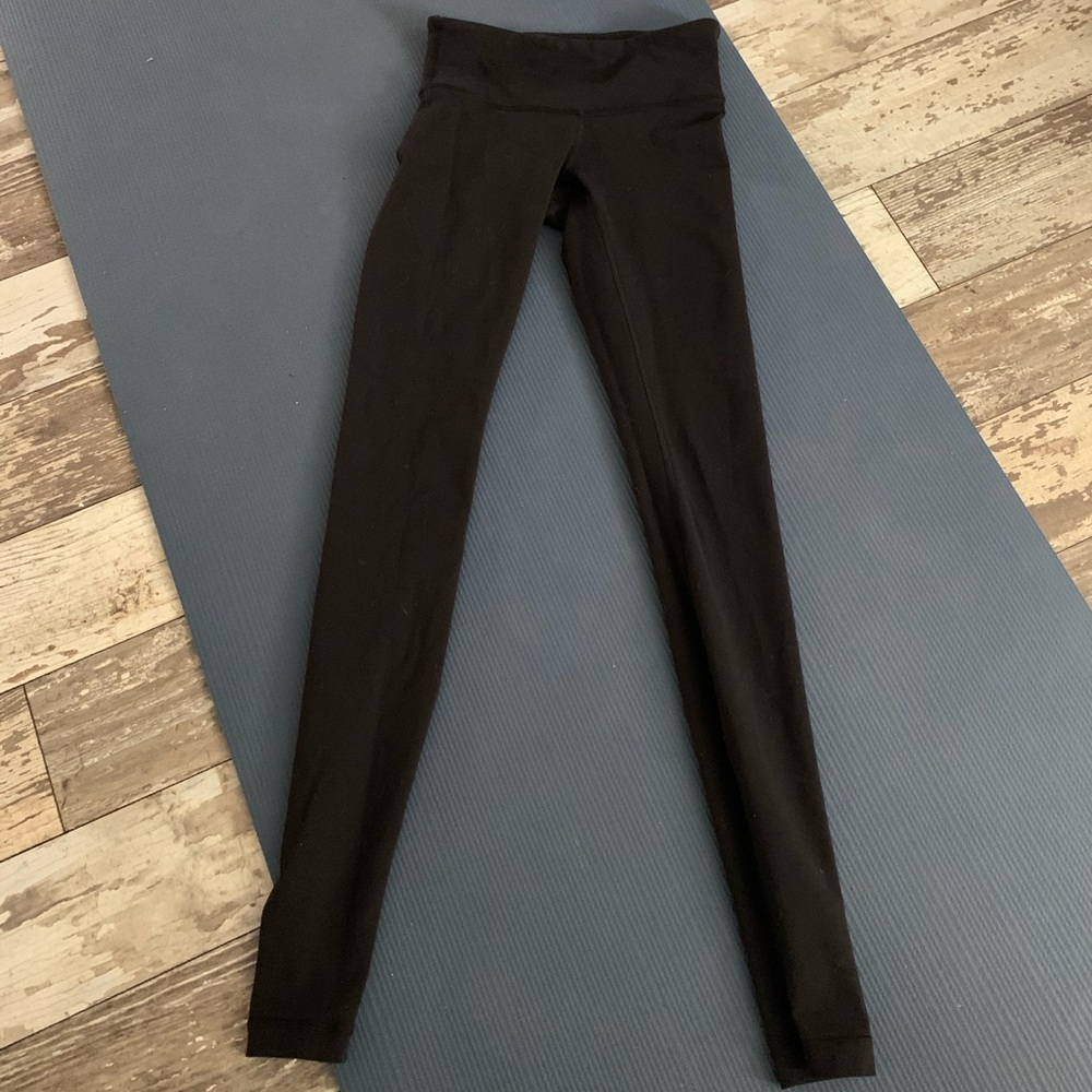 Lululemon wunder unders in black